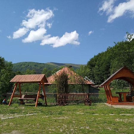 Верховинський Котедж Bukovets エクステリア 写真